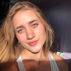 Meet your Posher, Nikolina